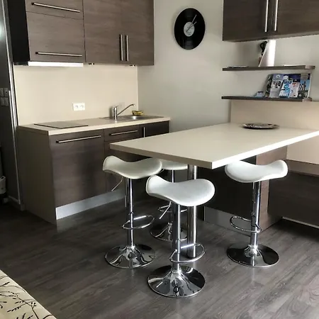 Aux Angles Superbe Refait A Neuf Et Tres Bien Equipe Les Angles (Pyrenees-Orientales)