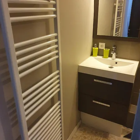 Aux Angles Superbe Refait A Neuf Et Tres Bien Equipe